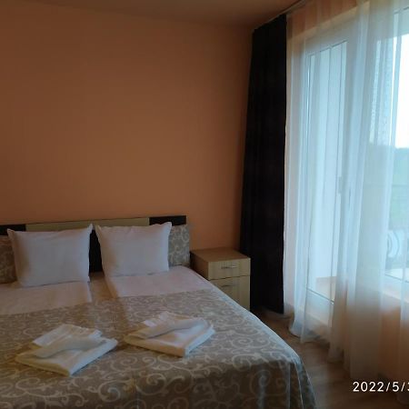Denz Hotel Chernomorets Exterior foto