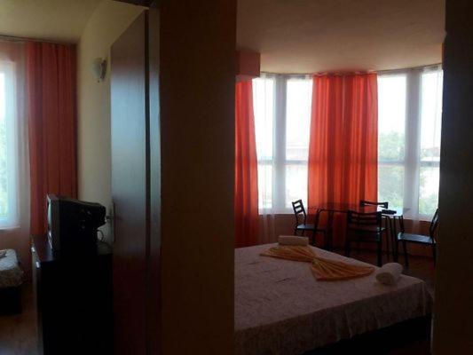 Denz Hotel Chernomorets Exterior foto
