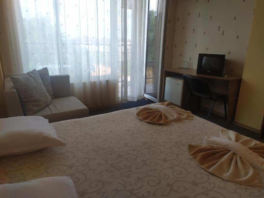 Denz Hotel Chernomorets Exterior foto
