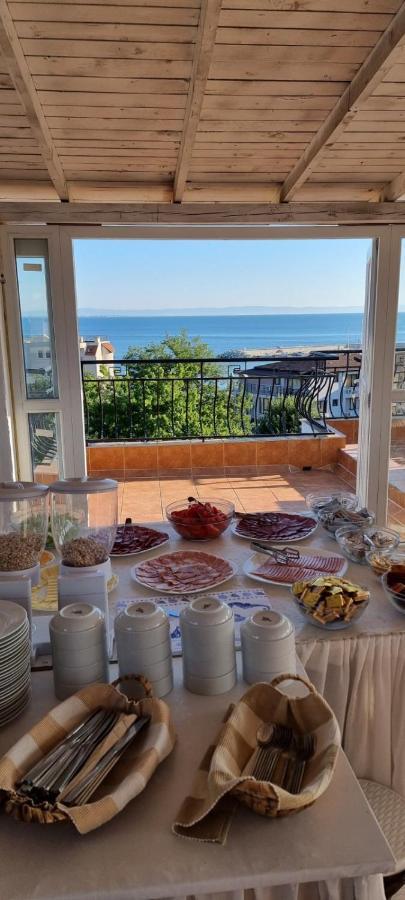 Denz Hotel Chernomorets Exterior foto