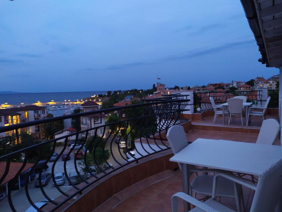 Denz Hotel Chernomorets Exterior foto