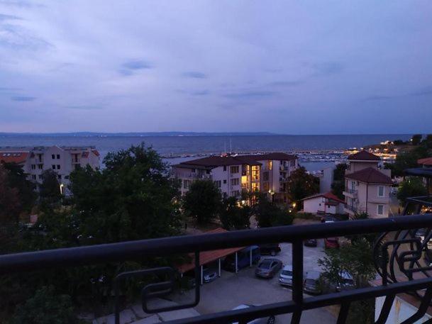 Denz Hotel Chernomorets Exterior foto