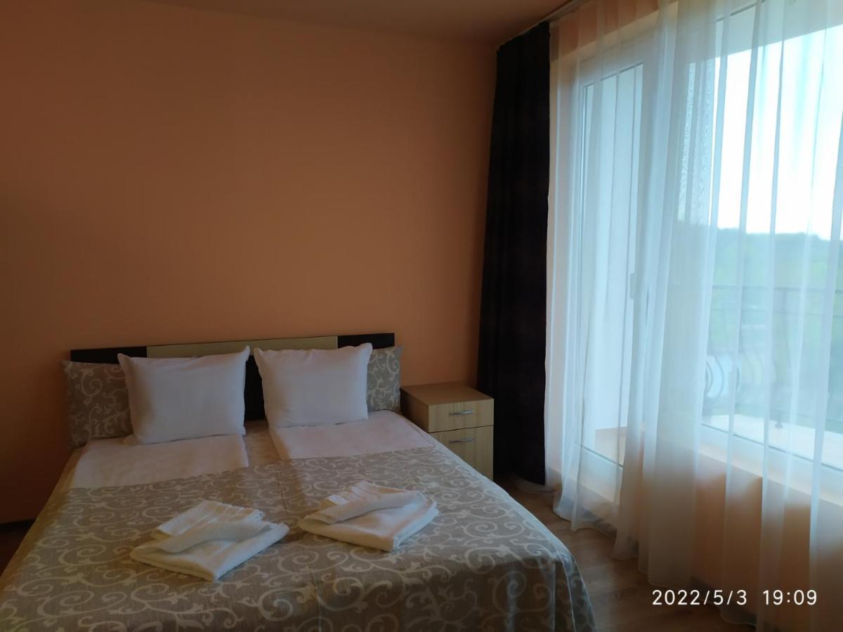 Denz Hotel Chernomorets Exterior foto